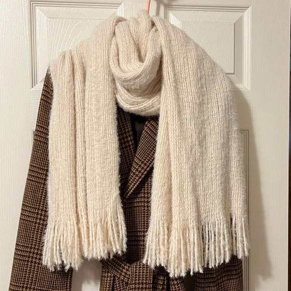 Free People Whisper Fringe Eyelash Blanket Scarf - Picture 5 of 7